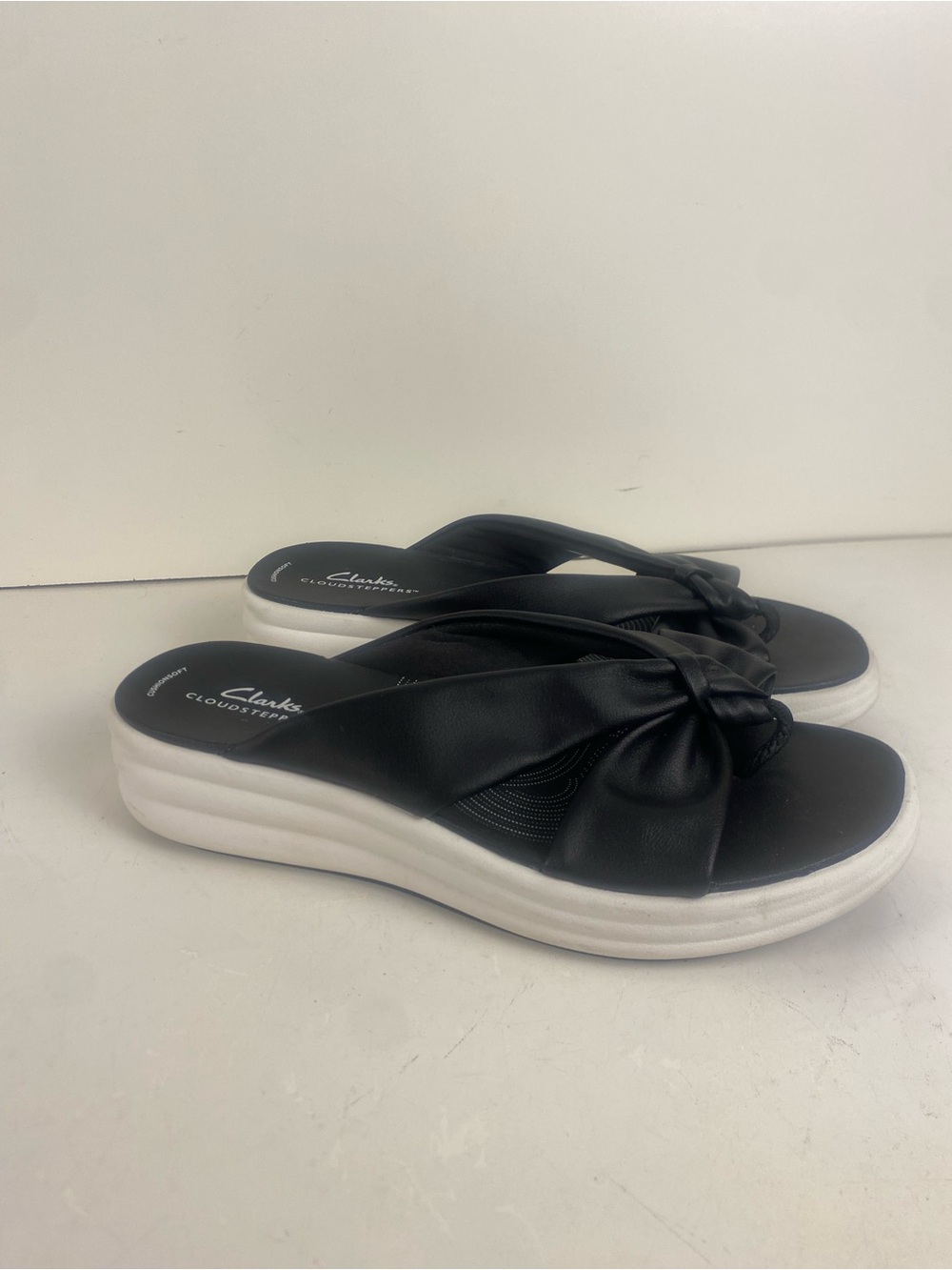 Clarks Cloudsteppers Drift Ave Black & White Wedge Sandal Size 8.5